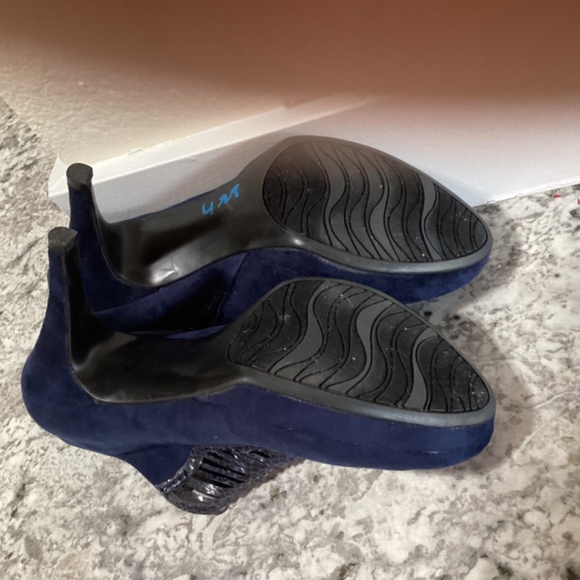 Blue faux suede shoe boot - Picture 4 of 5